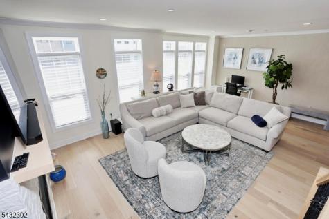 32 Melody Lane Upper Saddle River NJ 07458