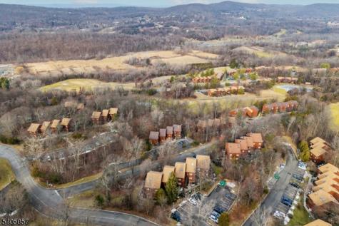 1 Baltusrol Ct. Unit 2 Vernon NJ 07462