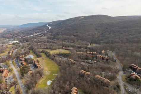 1 Baltusrol Ct. Unit 2 Vernon NJ 07462