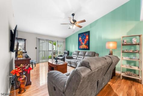 210 Drake Lane Roxbury NJ 07852