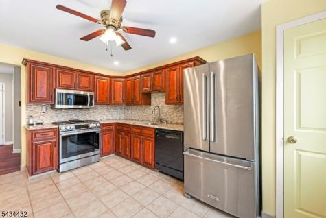 210 Drake Lane Roxbury NJ 07852
