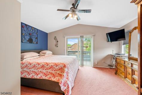 210 Drake Lane Roxbury NJ 07852