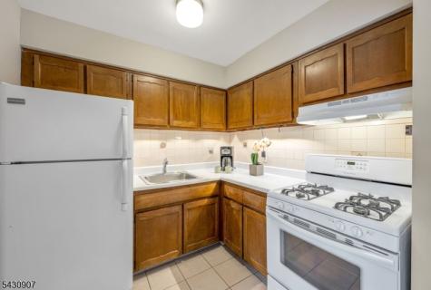 565 Grove St Unit E10 Clifton NJ 07013