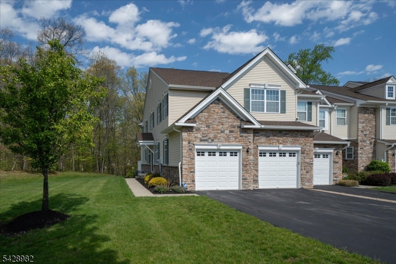 13 Julia Place Mount Olive NJ 07828