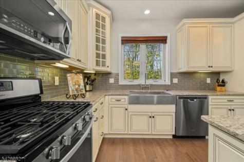 13 Julia Place Mount Olive NJ 07828