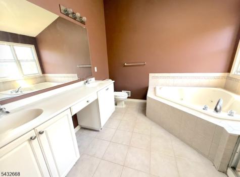 5 Magnolia Lane Cedar Grove NJ 07009