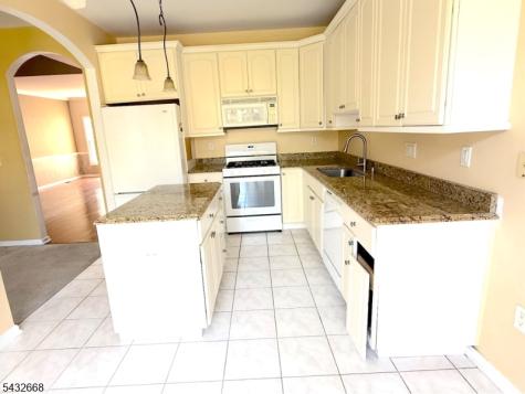 5 Magnolia Lane Cedar Grove NJ 07009