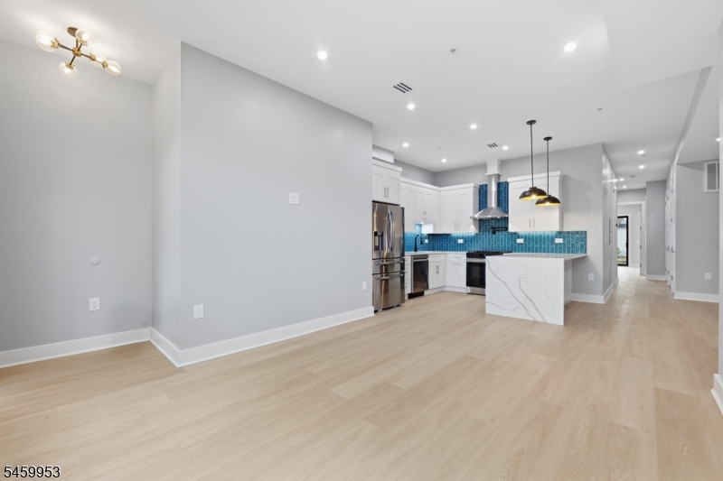 389 Virginia Avenue Jersey City NJ 07304