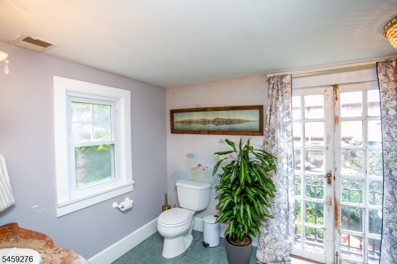 8 Canal Street Lambertville NJ 08530