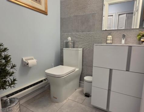 10081 Shearwater Court Jersey City NJ 07305