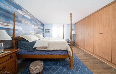 10081 Shearwater Court Jersey City NJ 07305