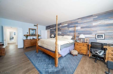 10081 Shearwater Court Jersey City NJ 07305