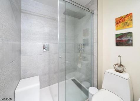 10081 Shearwater Court Jersey City NJ 07305