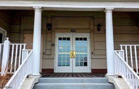10081 Shearwater Court Jersey City NJ 07305