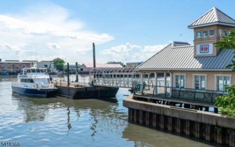 10081 Shearwater Court Jersey City NJ 07305
