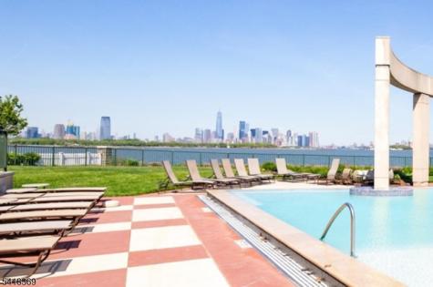 10081 Shearwater Court Jersey City NJ 07305