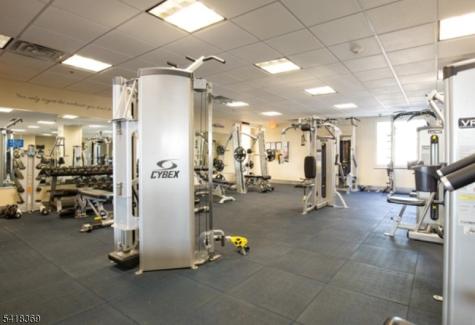 10081 Shearwater Court Jersey City NJ 07305