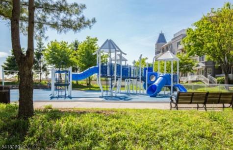 10081 Shearwater Court Jersey City NJ 07305