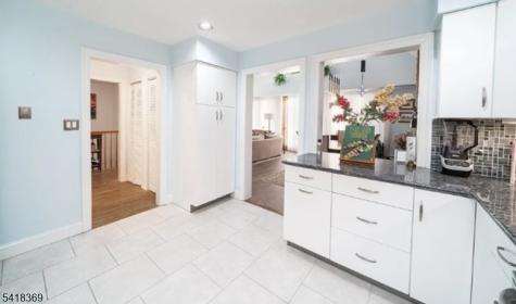 10081 Shearwater Court Jersey City NJ 07305