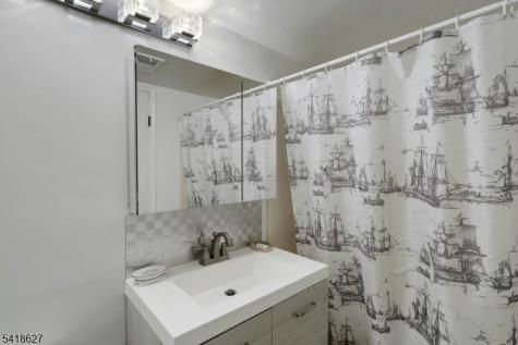 779 Riverside Avenue Lyndhurst NJ 07071