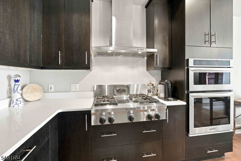 250 Henley Place Weehawken NJ 07086