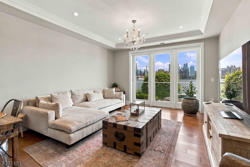 250 Henley Place Weehawken NJ 07086
