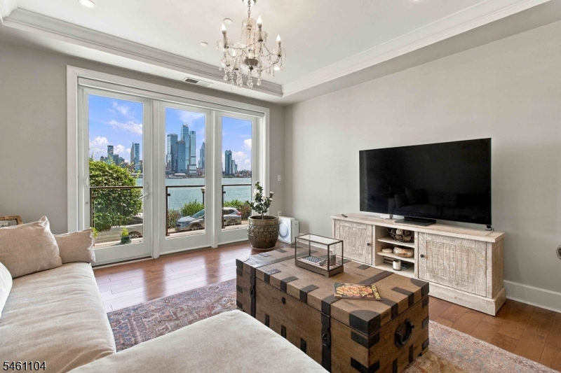 250 Henley Place Weehawken NJ 07086