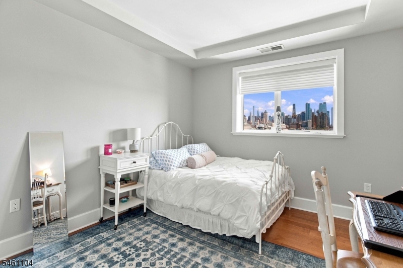 250 Henley Place Weehawken NJ 07086
