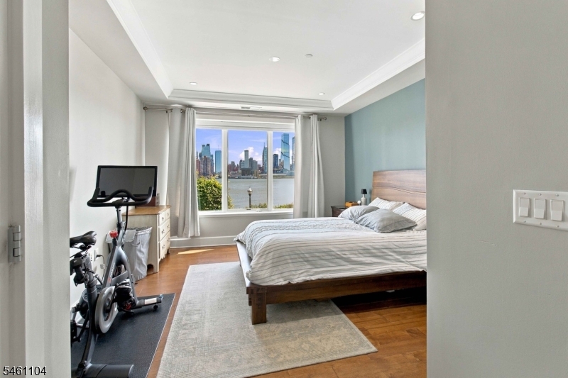250 Henley Place Weehawken NJ 07086