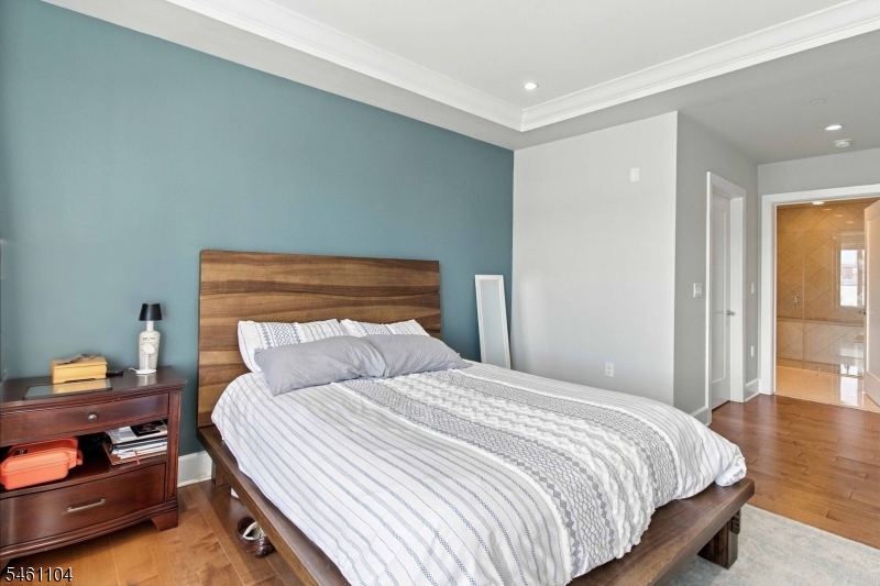 250 Henley Place Weehawken NJ 07086