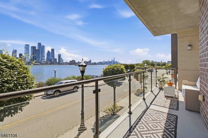 250 Henley Place Weehawken NJ 07086