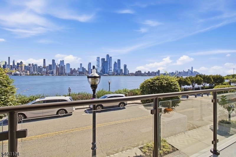 250 Henley Place Weehawken NJ 07086