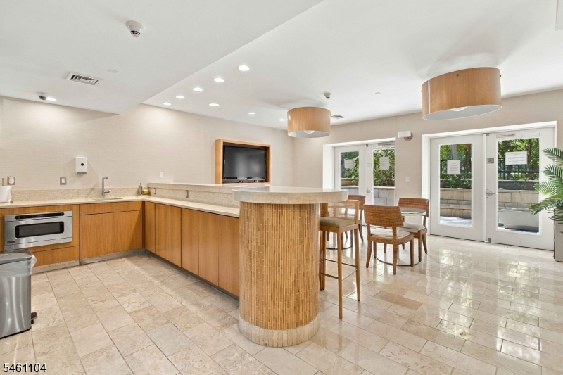 250 Henley Place Weehawken NJ 07086