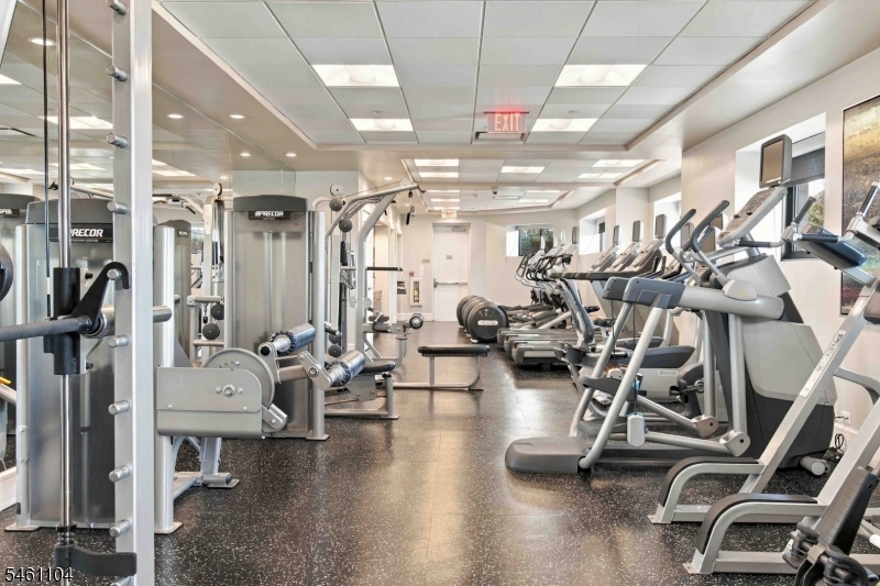250 Henley Place Weehawken NJ 07086