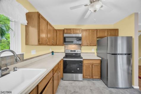 68 Hampton Court Hillsborough NJ 08844