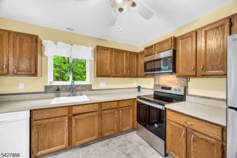 68 Hampton Court Hillsborough NJ 08844