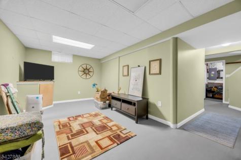 68 Hampton Court Hillsborough NJ 08844