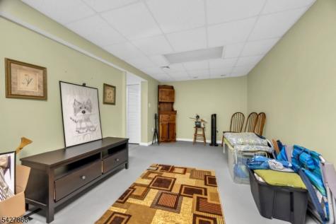 68 Hampton Court Hillsborough NJ 08844