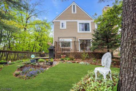 68 Hampton Court Hillsborough NJ 08844