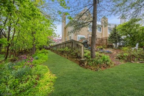 68 Hampton Court Hillsborough NJ 08844