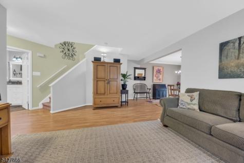 68 Hampton Court Hillsborough NJ 08844