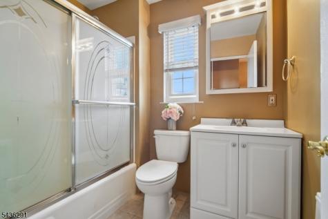 18 Wedgewood Drive Verona NJ 07044