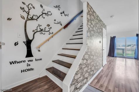 233 Spruce Court Raritan NJ 08822