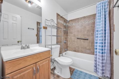 233 Spruce Court Raritan NJ 08822