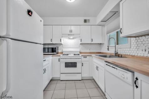233 Spruce Court Raritan NJ 08822