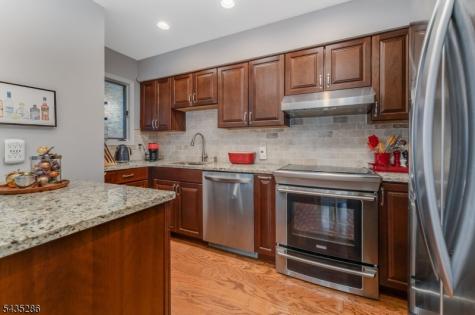 20 Westchester Terrace Clinton NJ 08801