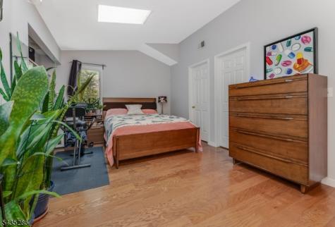 20 Westchester Terrace Clinton NJ 08801