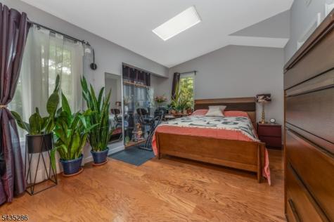 20 Westchester Terrace Clinton NJ 08801
