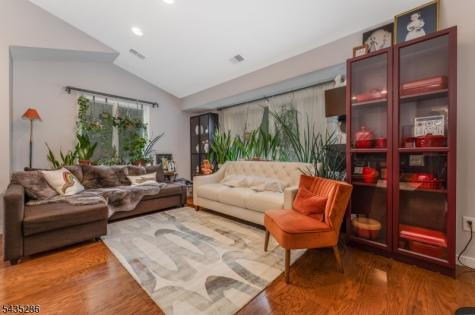 20 Westchester Terrace Clinton NJ 08801