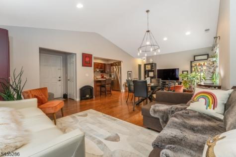 20 Westchester Terrace Clinton NJ 08801